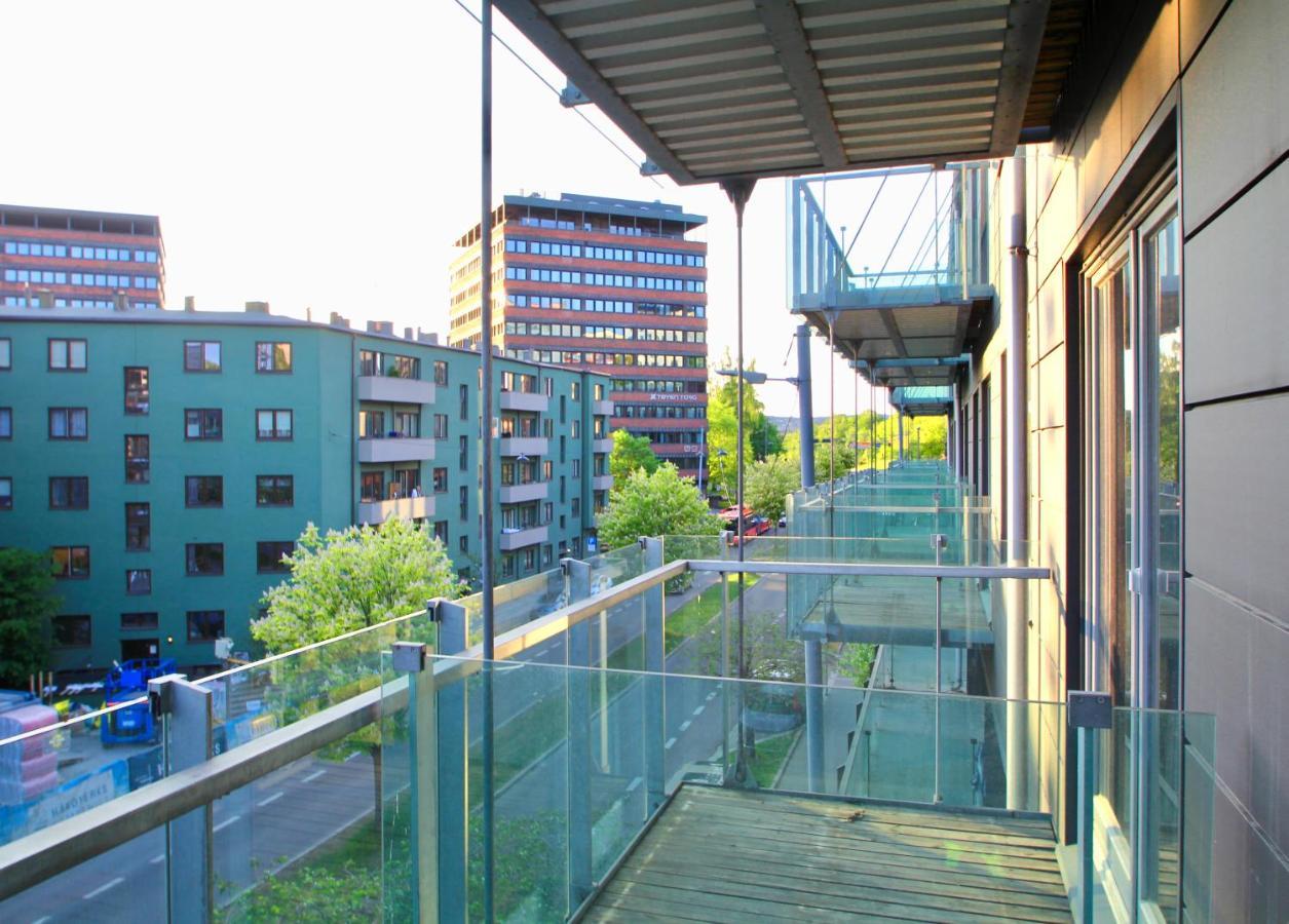 Super Hotel, Hotel